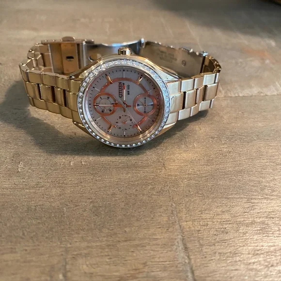 Citizen Ladies Wristwatch - Picture 2 of 6